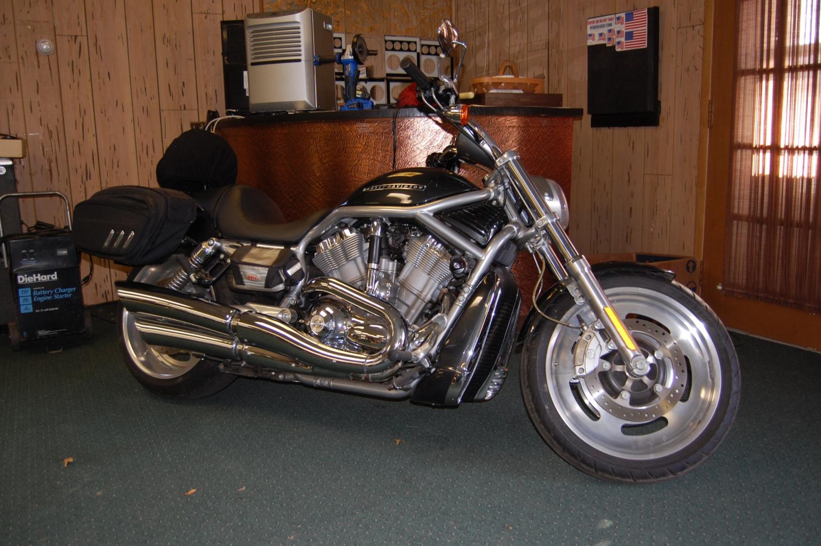 2007 Black /Black Harley-Davidson V-Rod (1HD1HFZ107K) with an 1130 cc V Twin engine, sequential manual transmission, located at 6528 Lower York Road, New Hope, PA, 18938, (215) 862-9555, 40.358707, -74.977882 - Here for sale is a very nice low mileage 2007 Harley-Davidson V-Rod. 1130 cc v twin engine. Runs and rides with no issues. All prices exclude tax, tags, and our dealer fee of $297.50 - Photo#1